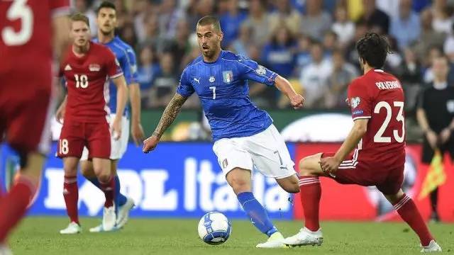 荡在球迷和 荡在球迷和